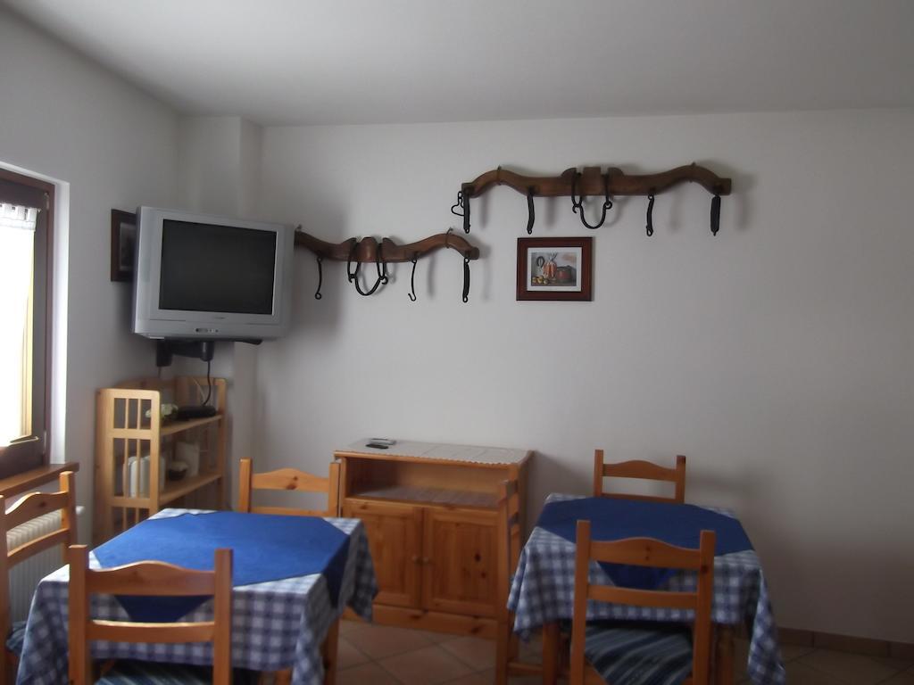 Sentiero Valinis Bed & Breakfast Fanna Exterior photo